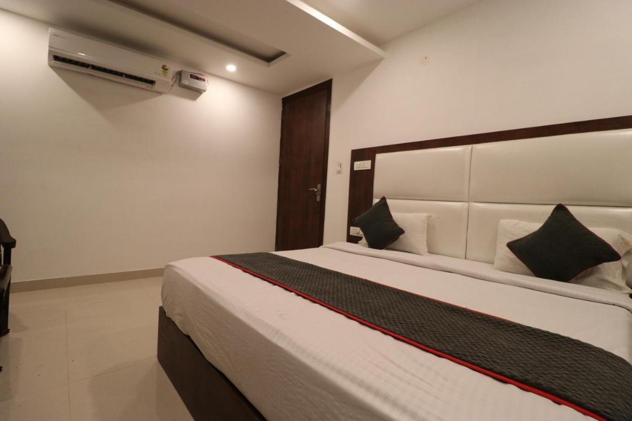 Hotel Tark Inn Near Igi Airport New Delhi Exterior photo